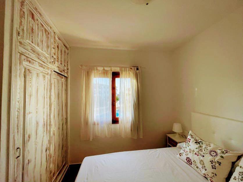 Precioso Apartamento Residencial Con Piscina Cala En Porter  Exterior photo
